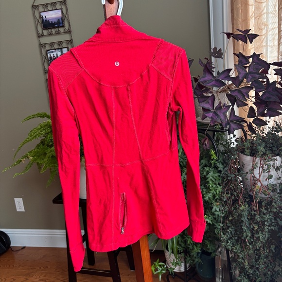Lululemon Running Pullover, Size 8 - Picture 4 of 4